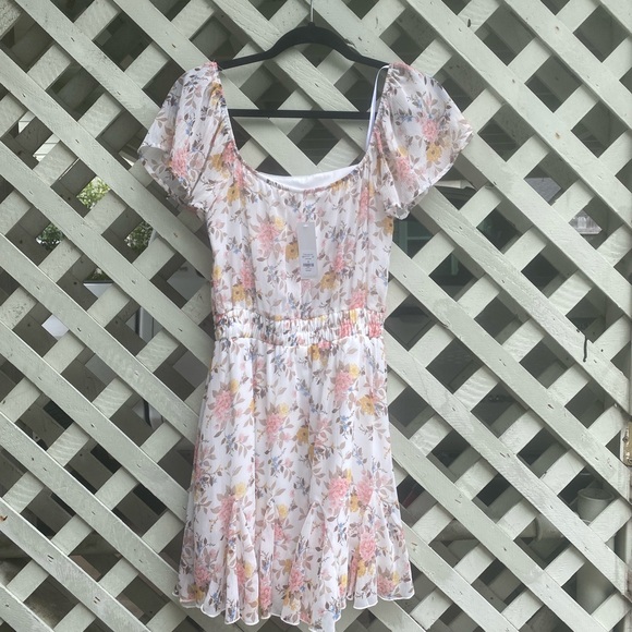 SOLD Francescas white floral mini dress - Picture 2 of 2